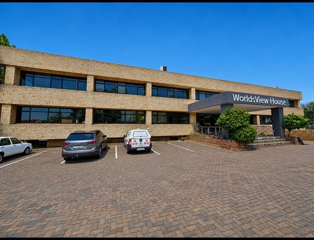 1,832M² OFFICE FOR SALE IN WOODMEAD